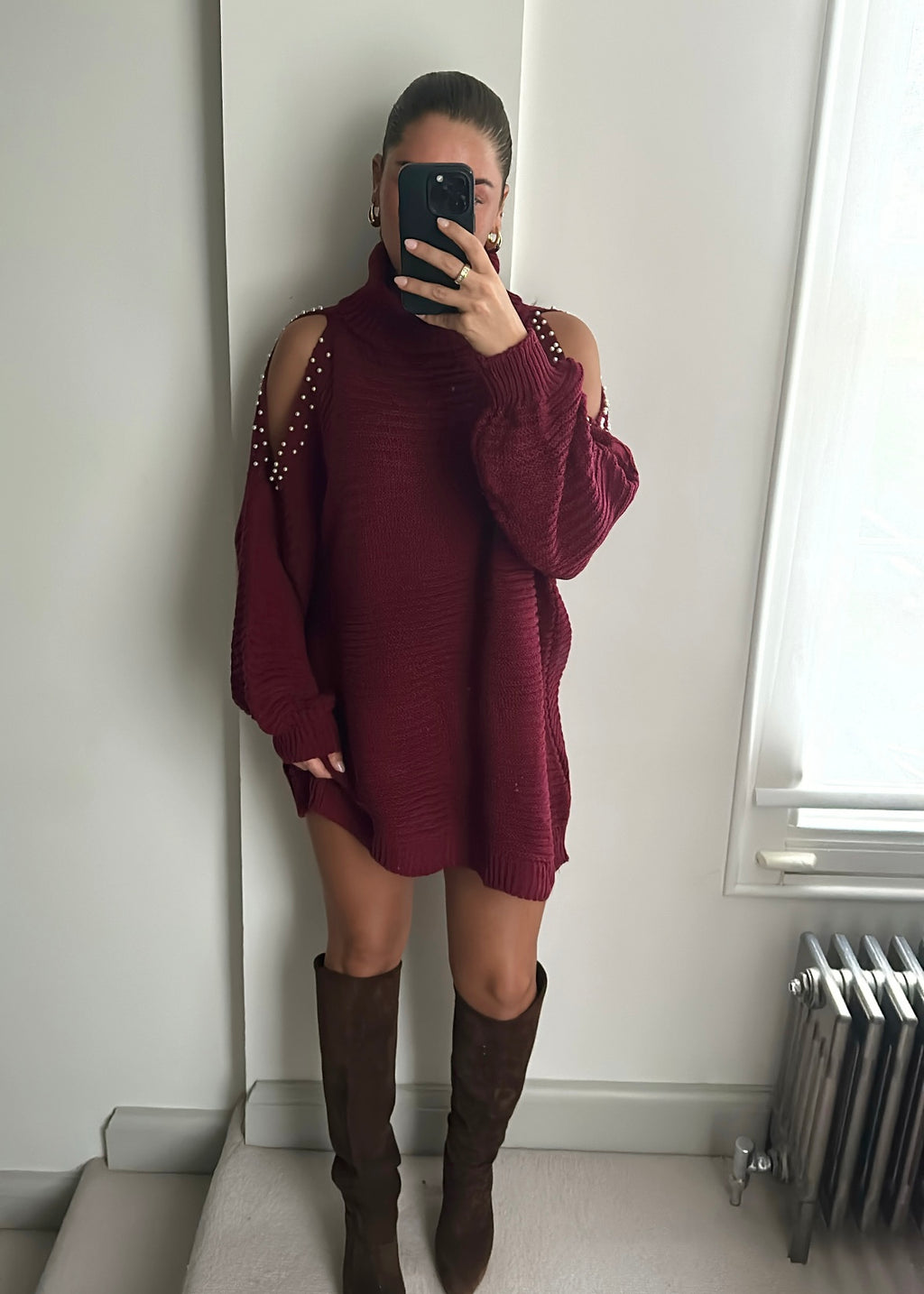 Mila Pearl Cold Shoulder Mini Jumper Dress - Burgundy